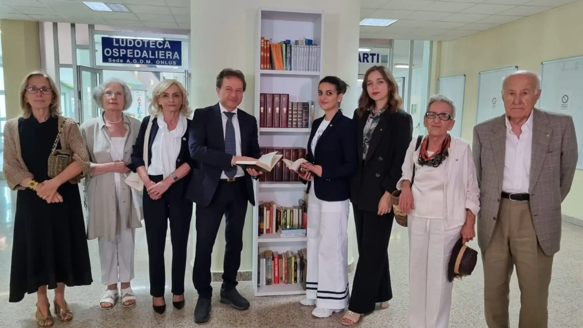 Umanizzazione delle cure e cultura: i libri entrano al Cardarelli